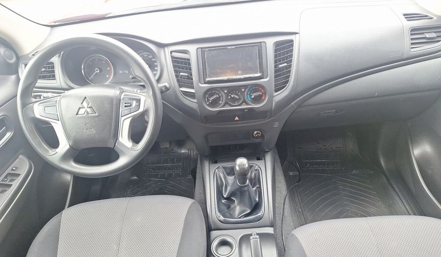 Mitsubishi L200 2.4 TD KATANA DC CR Pickup 2022