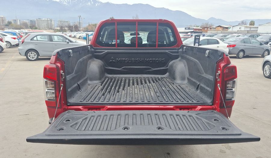 Mitsubishi L200 2.4 TD KATANA DC CR Pickup 2022