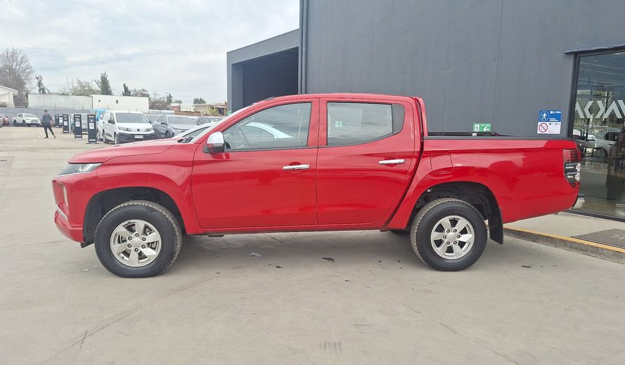 Mitsubishi L200 2.4 TD KATANA DC CR Pickup 2022