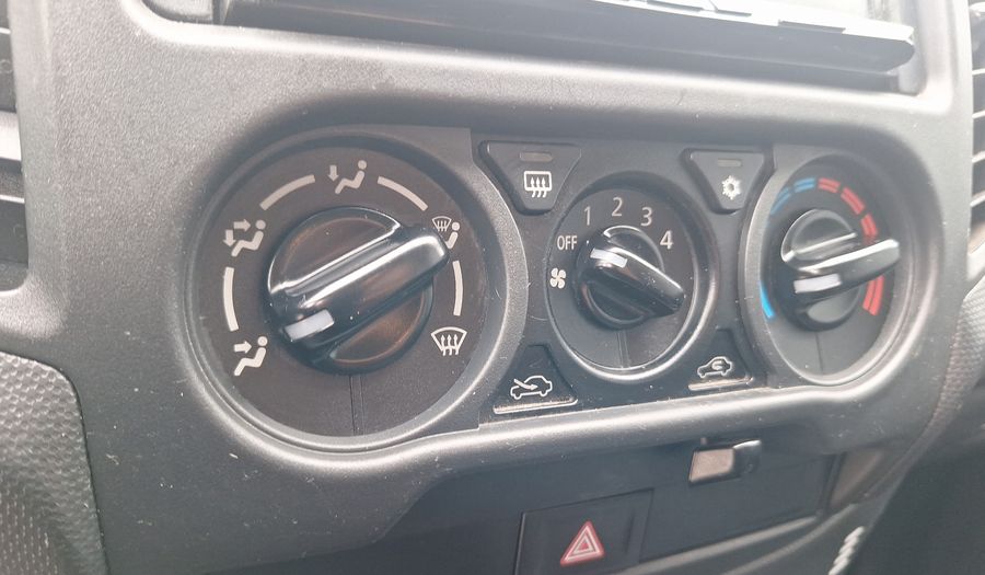Mitsubishi L200 2.4 TD KATANA DC CR Pickup 2022