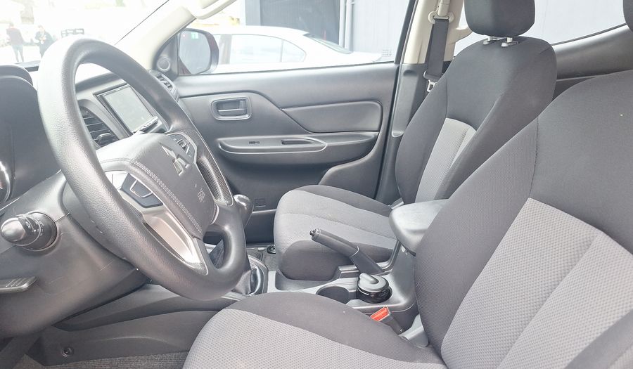 Mitsubishi L200 2.4 TD KATANA DC CR Pickup 2022