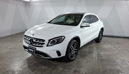 Mercedes Benz • Clase GLA