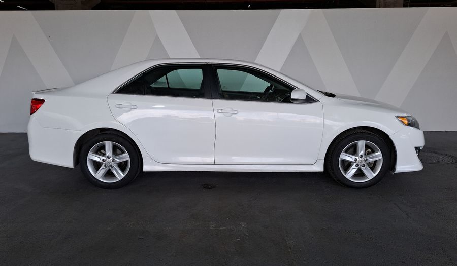 Toyota Camry 3.5 SE V6 6AT Sedan 2014