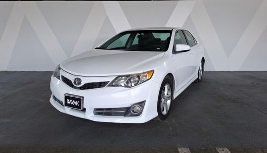 Toyota • Camry