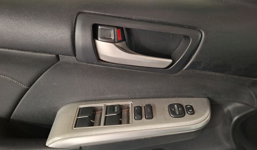 Toyota Camry 3.5 SE V6 6AT Sedan 2014