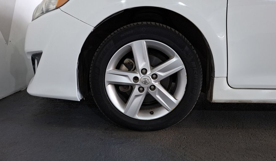 Toyota Camry 3.5 SE V6 6AT Sedan 2014