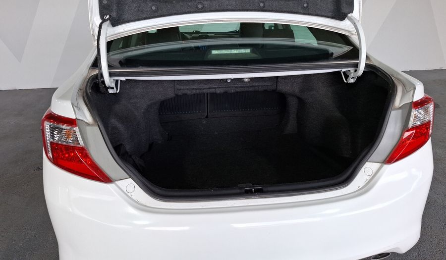 Toyota Camry 3.5 SE V6 6AT Sedan 2014