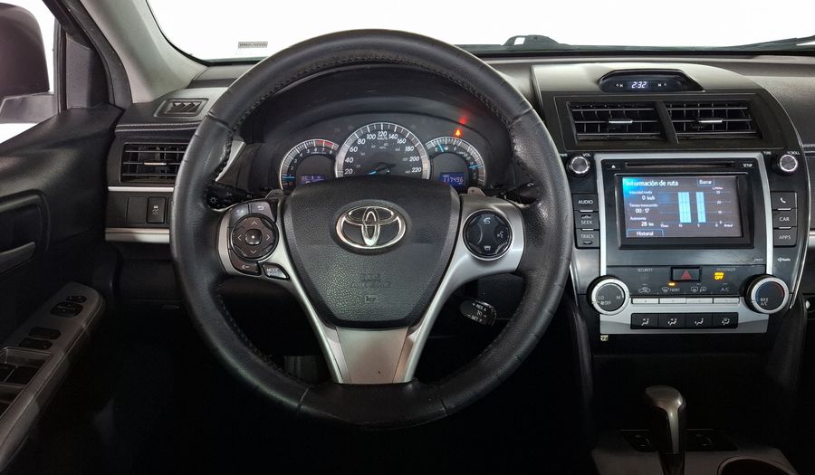 Toyota Camry 3.5 SE V6 6AT Sedan 2014