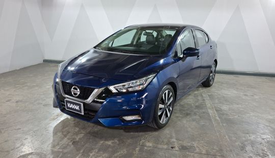 Nissan • Versa