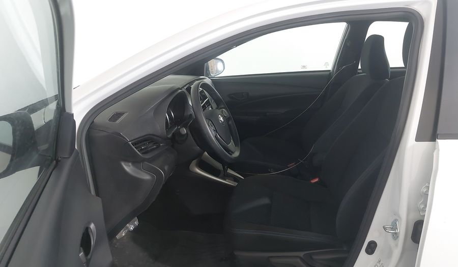 Toyota Yaris XL LIVE Hatchback 2022