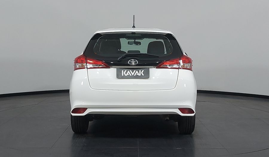 Toyota Yaris XL LIVE Hatchback 2022
