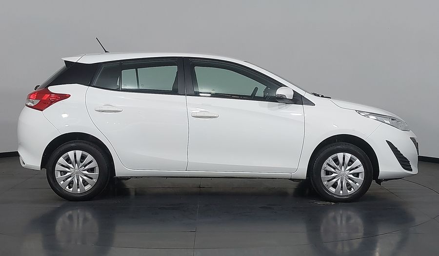 Toyota Yaris XL LIVE Hatchback 2022