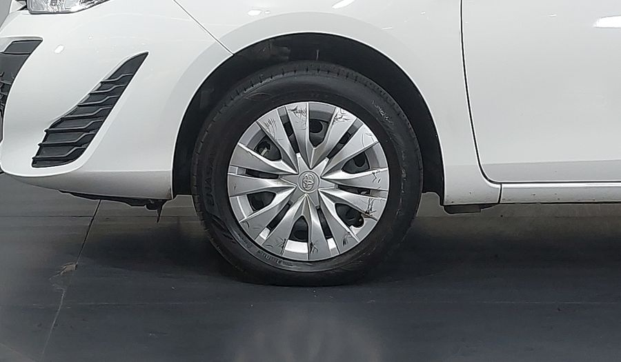 Toyota Yaris XL LIVE Hatchback 2022