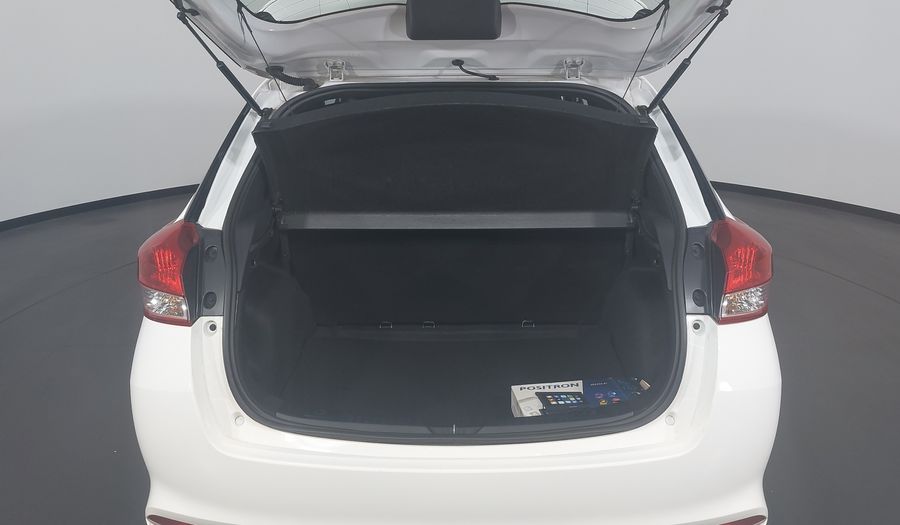 Toyota Yaris XL LIVE Hatchback 2022