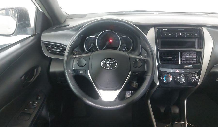 Toyota Yaris XL LIVE Hatchback 2022