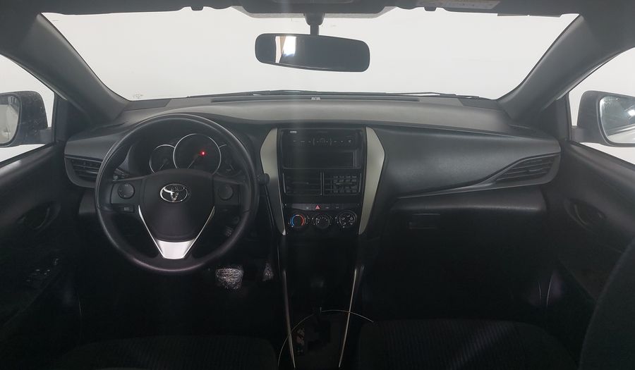 Toyota Yaris XL LIVE Hatchback 2022