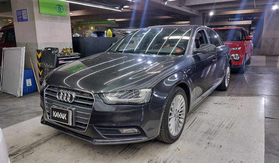 Audi A4 2.0 TFSI LUXURY MULTITRONIC Sedan 2013