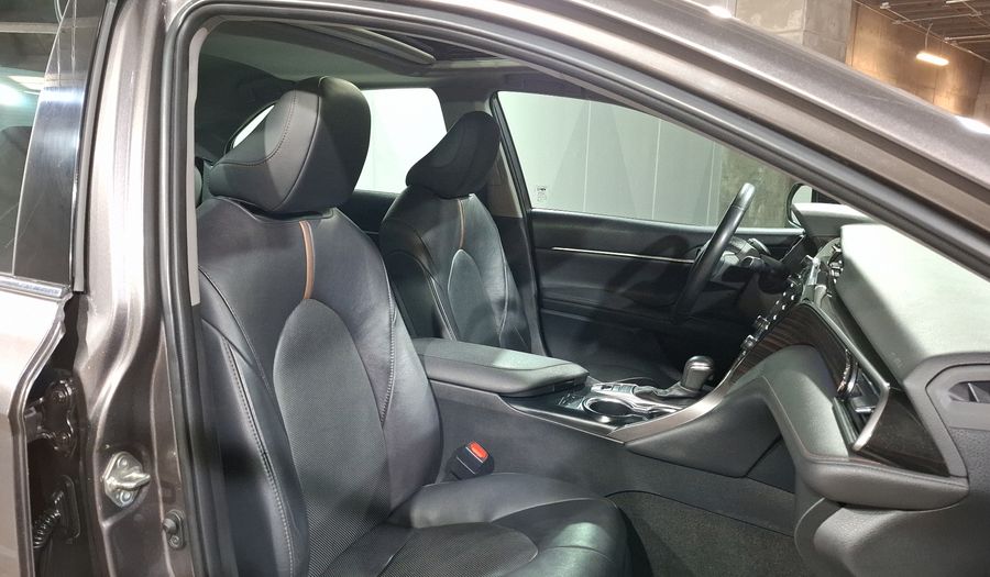 Toyota Camry 2.5 XLE NAVI AUTO Sedan 2020