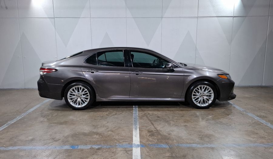 Toyota Camry 2.5 XLE NAVI AUTO Sedan 2020