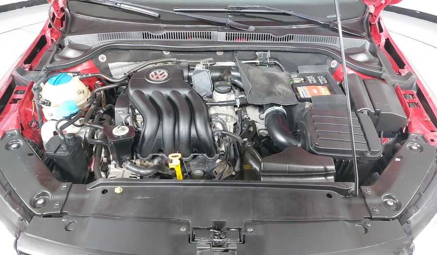 Volkswagen Jetta 2.0 LIVE MT Sedan 2016