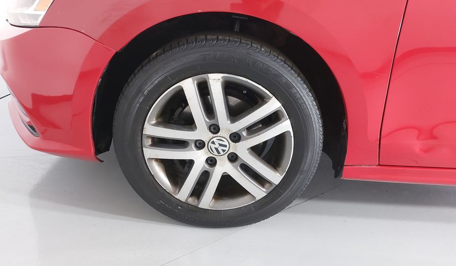 Volkswagen Jetta 2.0 LIVE MT Sedan 2016
