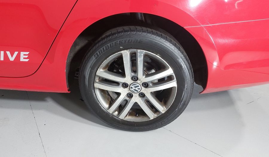 Volkswagen Jetta 2.0 LIVE MT Sedan 2016