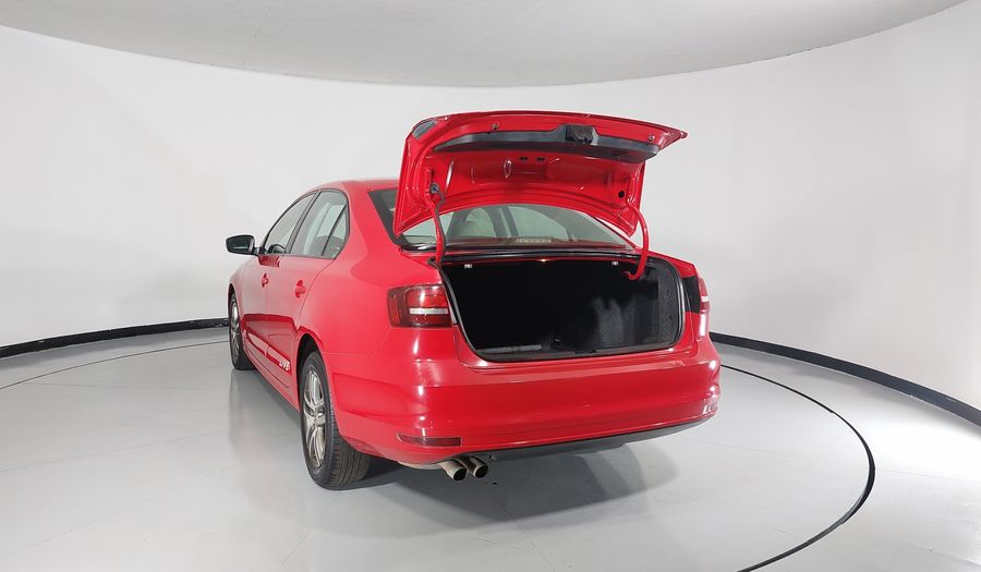 Volkswagen Jetta 2.0 LIVE MT Sedan 2016
