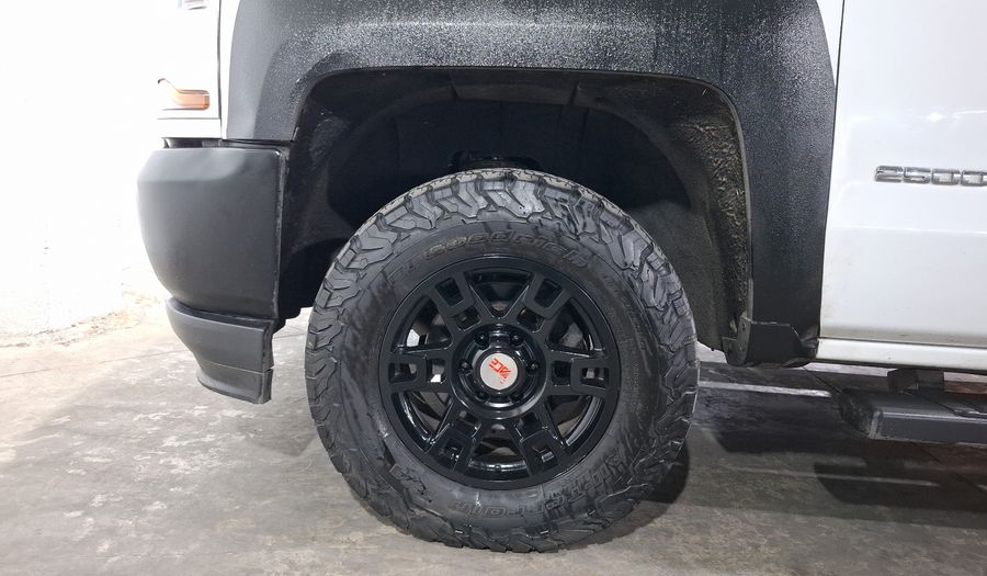 Chevrolet Silverado 2500 5.3 DOBLE CABINA K AT 4WD Pickup 2017