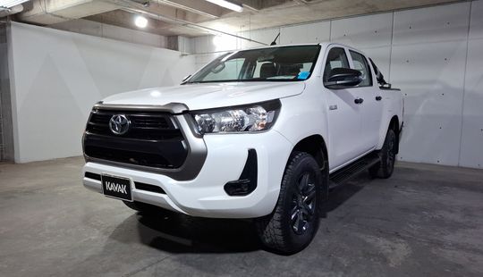 Toyota • Hilux