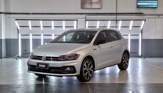 Volkswagen • Polo