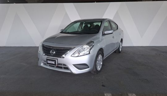 Nissan • Versa