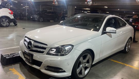 Mercedes Benz • Clase C