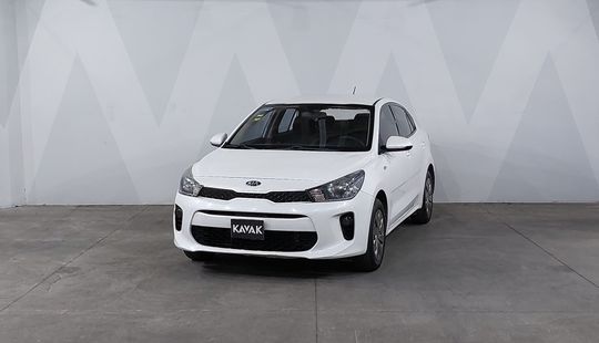 2019 • 82,427 km • Automático