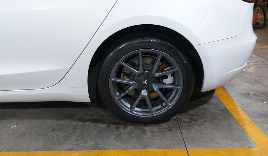 Tesla Model 3 BEV 50KWH STANDARD RANGE PLUS AUTO Sedan 2023