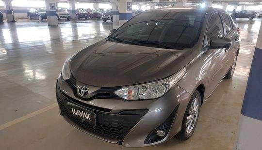 Toyota • Yaris