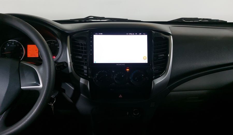 Mitsubishi L200 2.4 GASOLINA GLS DOBLE CABINA 4X2 Pickup 2017