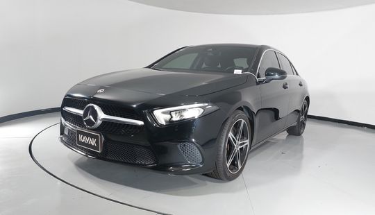 Mercedes Benz • Clase A