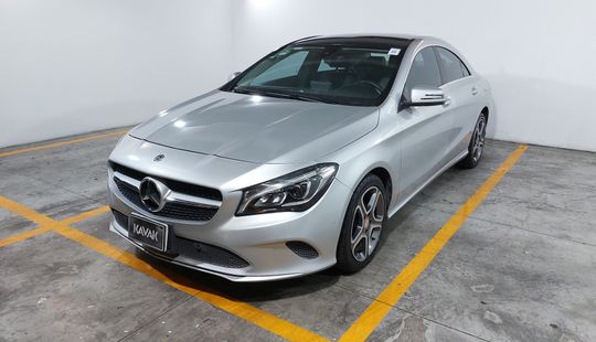 Mercedes Benz • Clase CLA