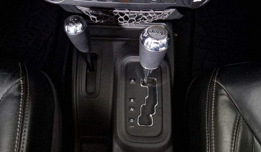 Jeep Wrangler 3.6 UNLIMITED SAHARA 4WD AUTO Suv 2013