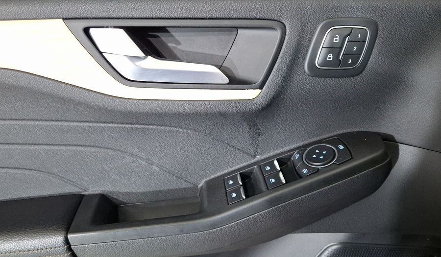 Ford Escape 2.5 HEV TITANIUM CVT Suv 2022