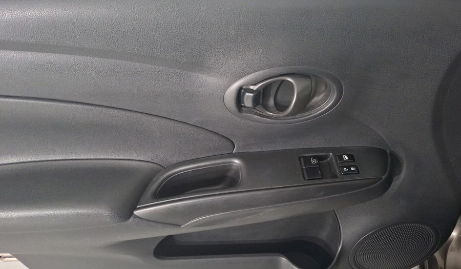 Nissan Versa 1.6 SENSE TM AC Sedan 2012