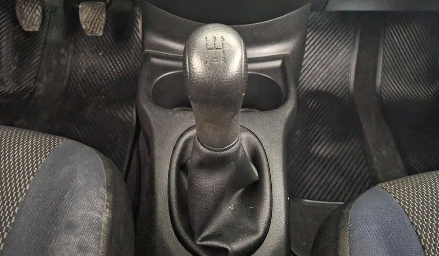Nissan Versa 1.6 SENSE TM AC Sedan 2012