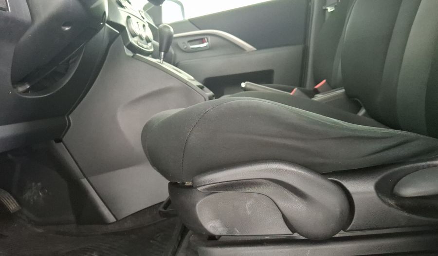 Mazda 5 2.5 SPORT TA Minivan 2013