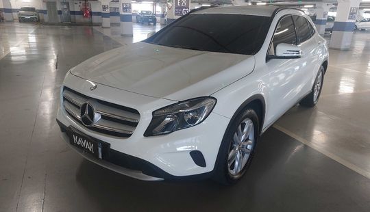 Mercedes Benz • GLA 200