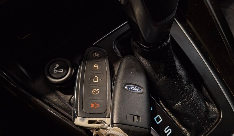 Ford Focus 2.0 TITANIUM POWER SHIFT Hatchback 2016