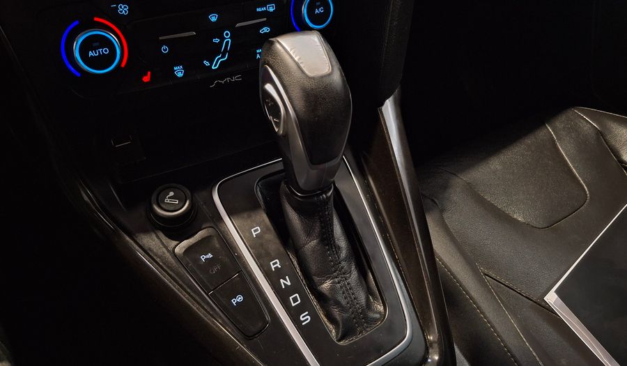 Ford Focus 2.0 TITANIUM POWER SHIFT Hatchback 2016
