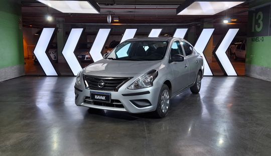 Nissan • Versa