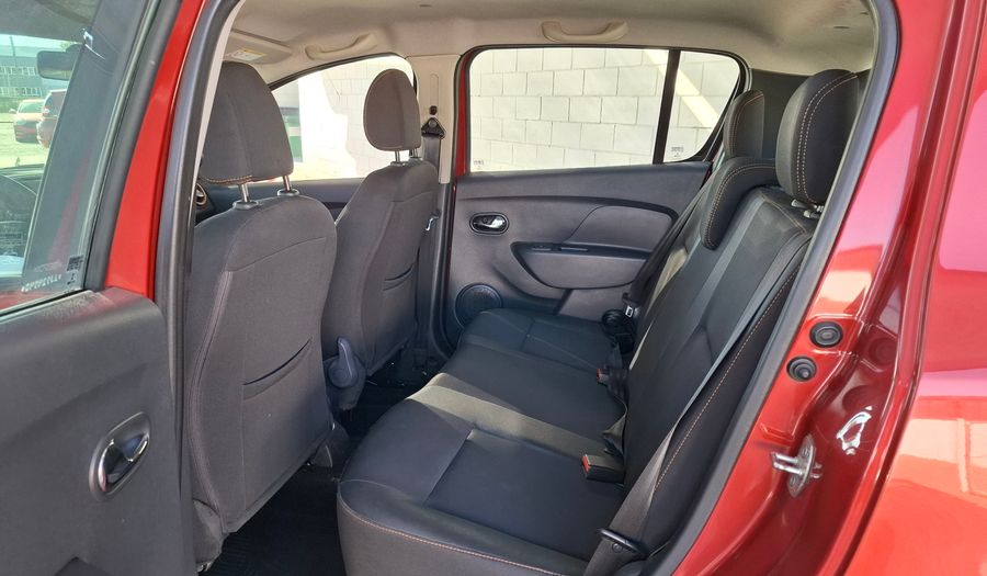 Renault Sandero Stepway 1.6 STEPWAY PRIVILEGE Hatchback 2017