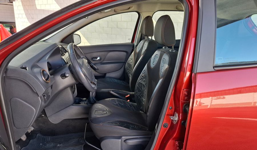 Renault Sandero Stepway 1.6 STEPWAY PRIVILEGE Hatchback 2017