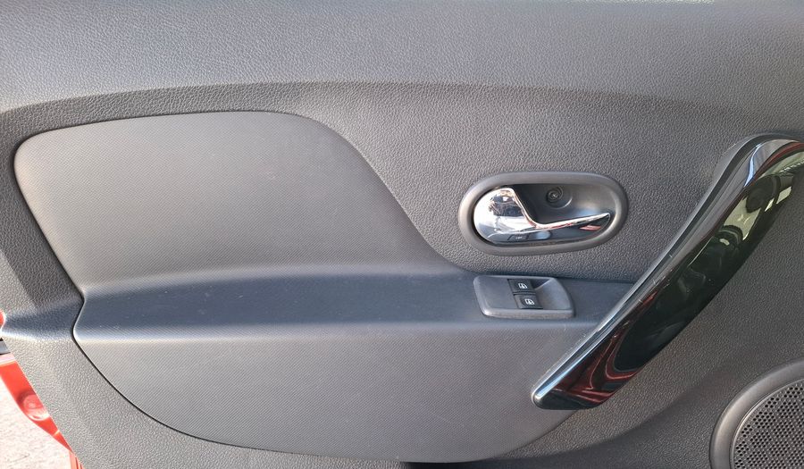 Renault Sandero Stepway 1.6 STEPWAY PRIVILEGE Hatchback 2017